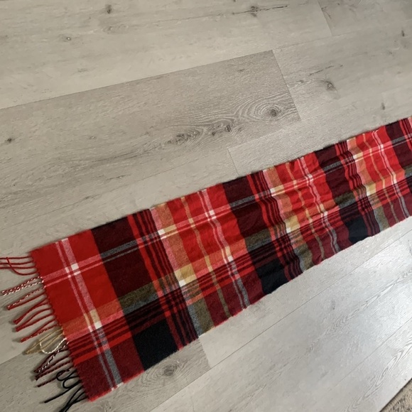 100% cashmere scarf made in Scotland red black plaid fringed winter holidays - Picture 7 of 7